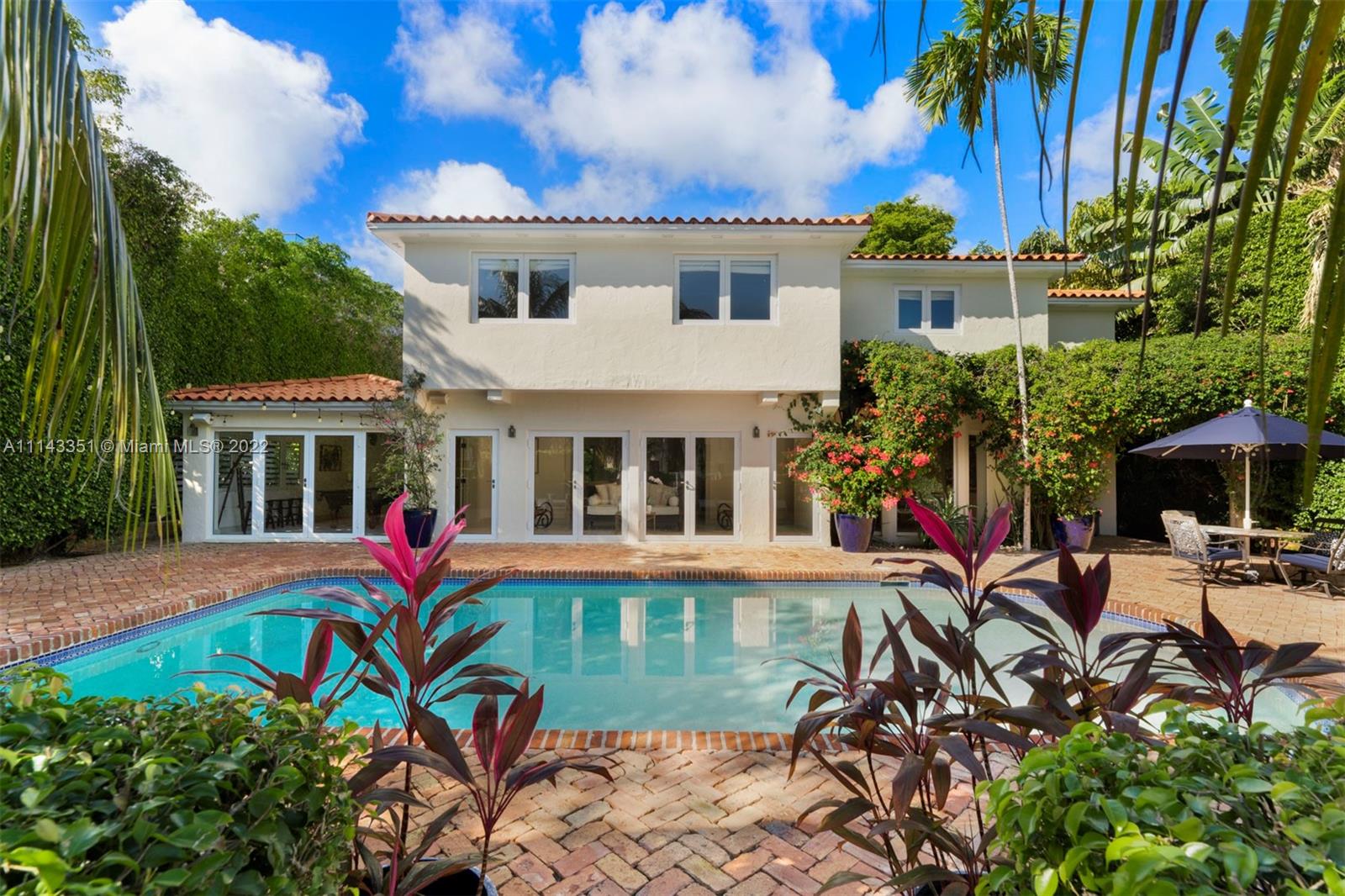 SUNSET LAKE EXTENSION - Residential