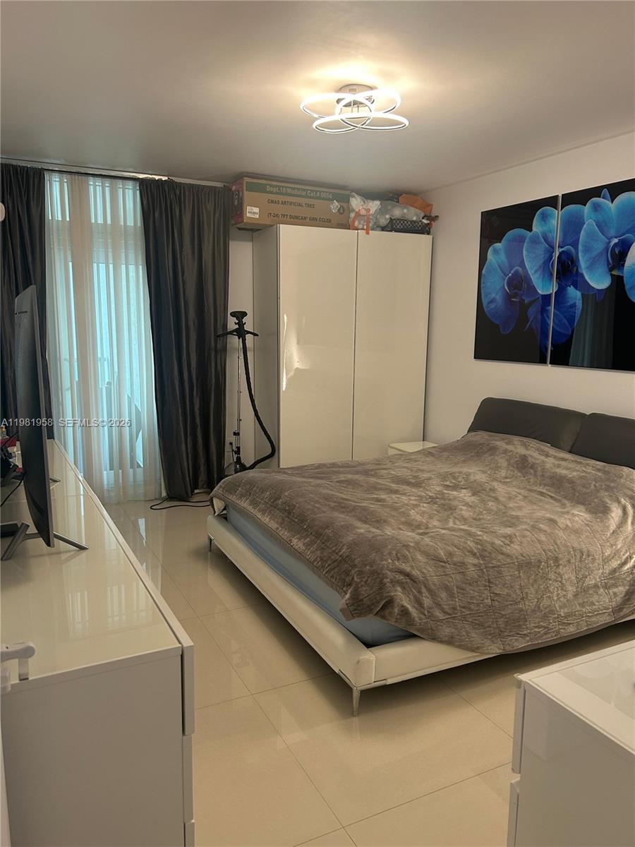 AVENTURA MARINA CONDO NUM - Residential