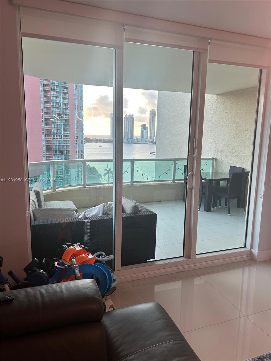 AVENTURA MARINA CONDO NUM - Residential