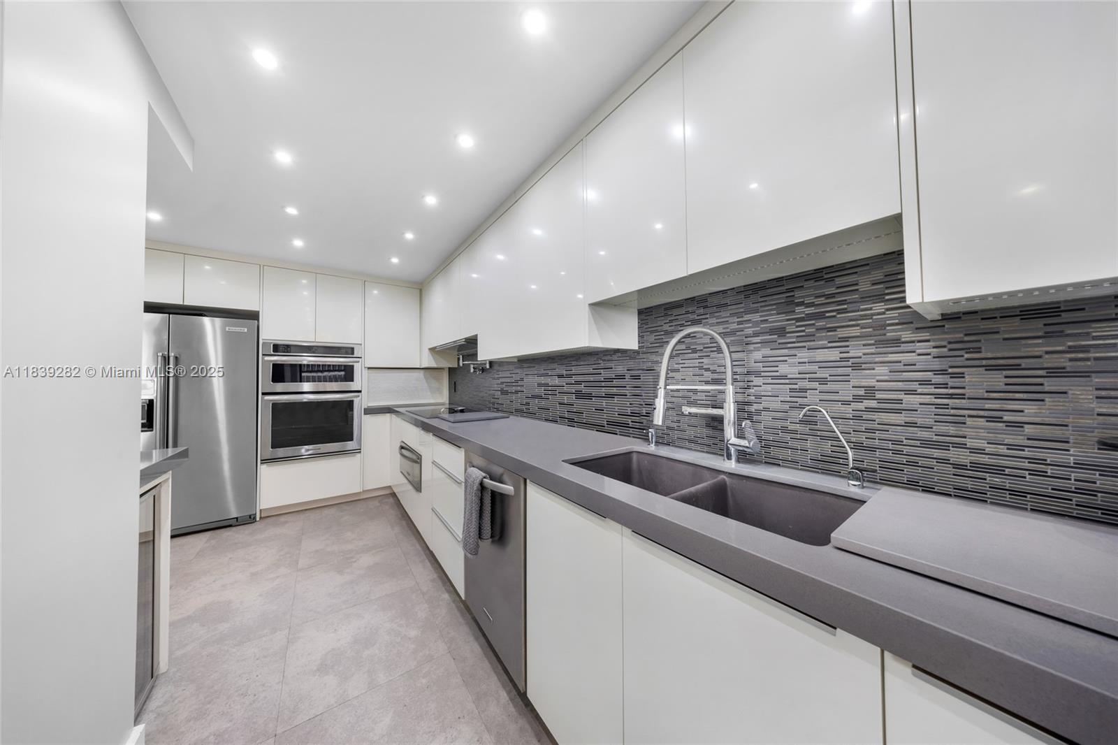 BALMORAL CONDO - Residential