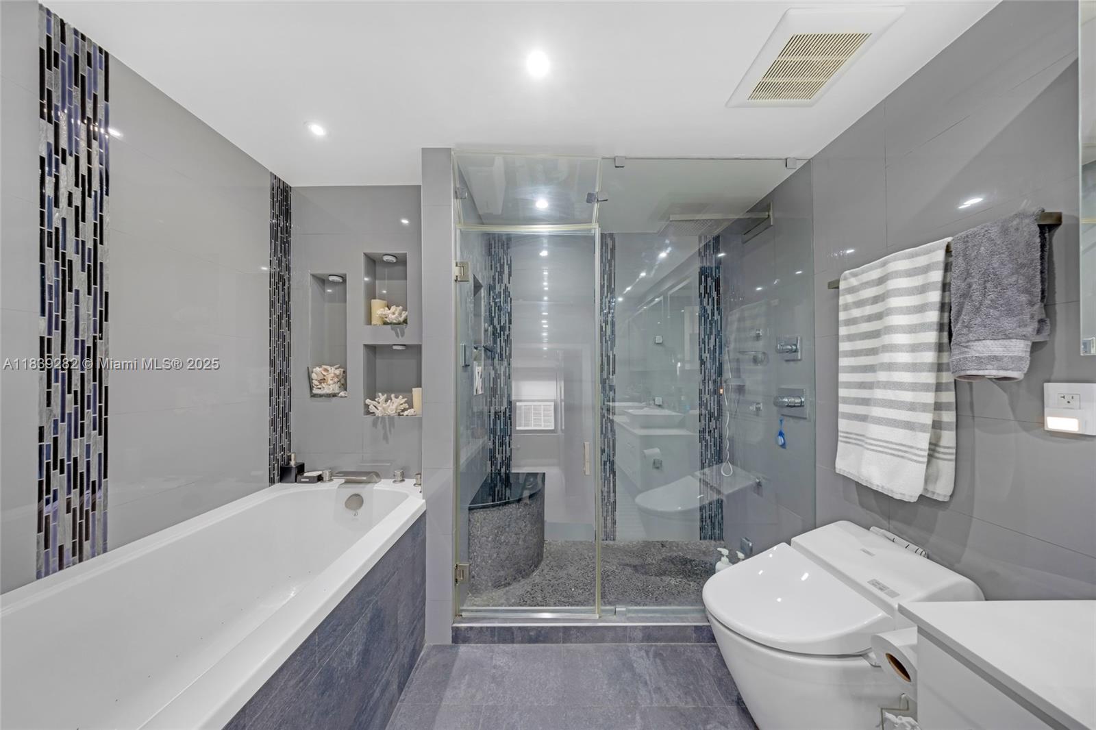 BALMORAL CONDO - Residential