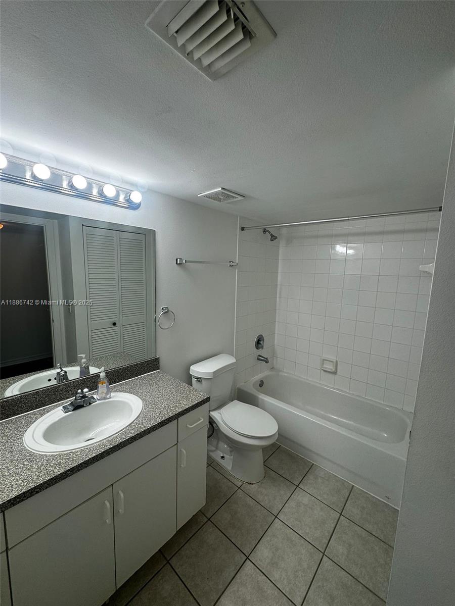 EVERGREEN LAKES CONDO - Residential Lease