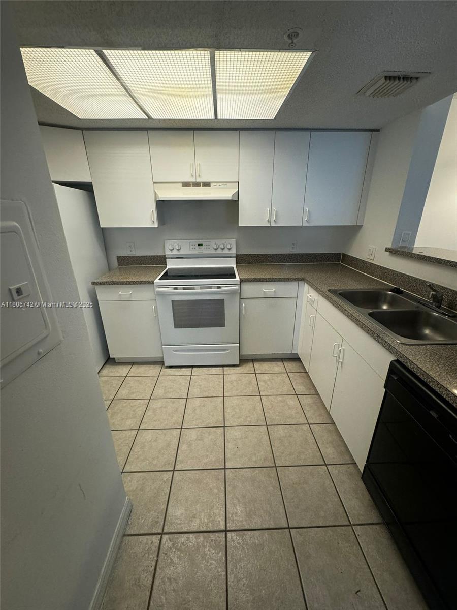EVERGREEN LAKES CONDO - Residential Lease