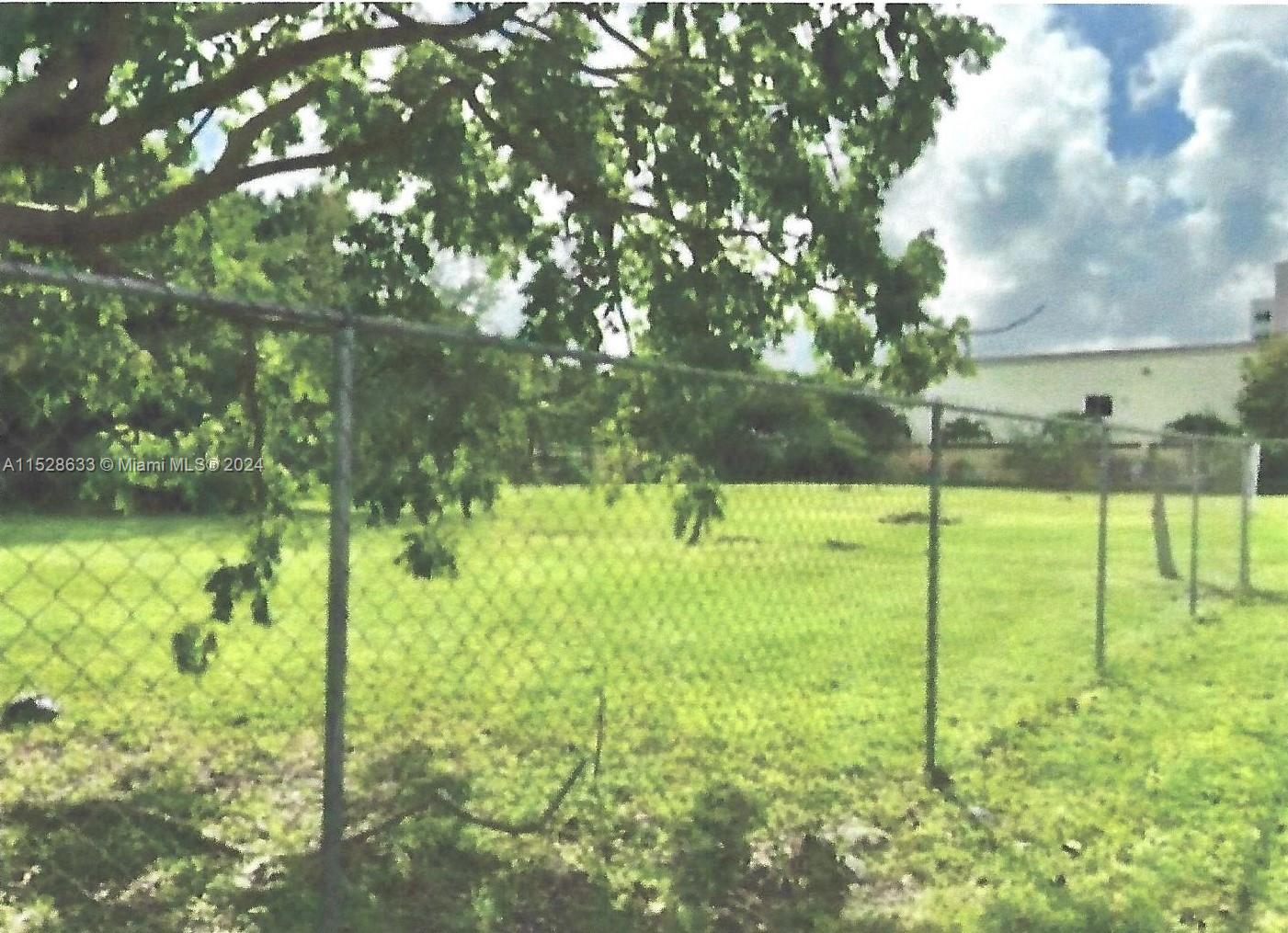 HOLLEMAN PARK - Land