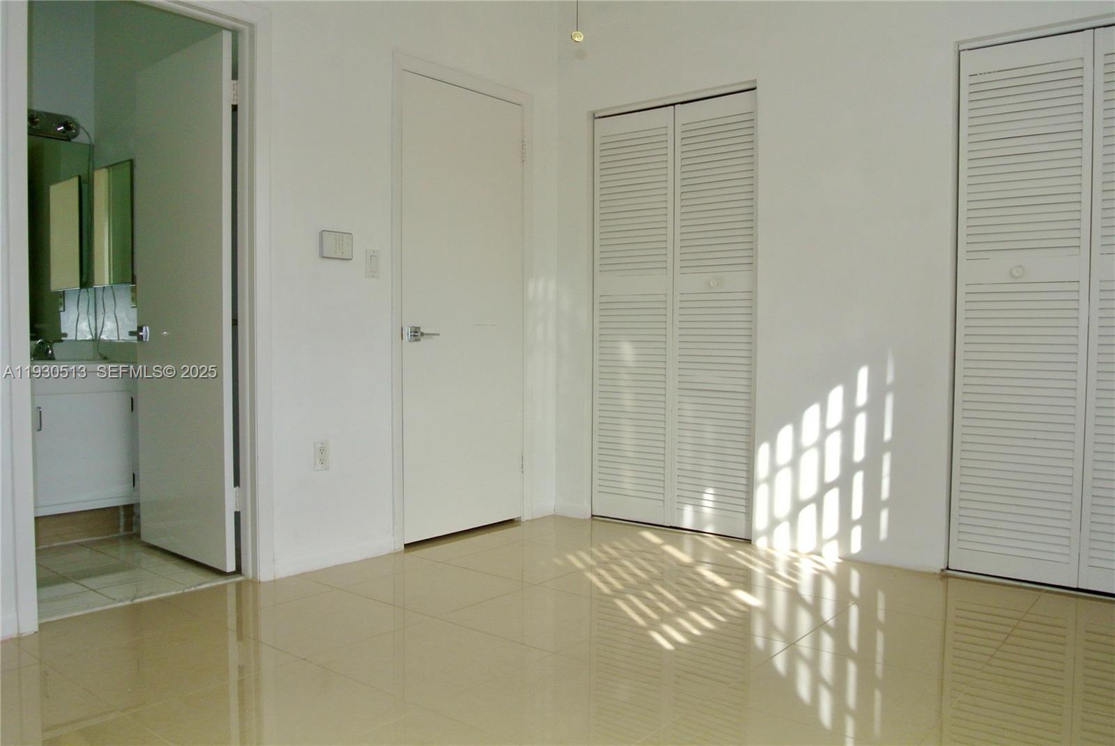 LE CLUB AT KENDALE LAKES - Residential Lease