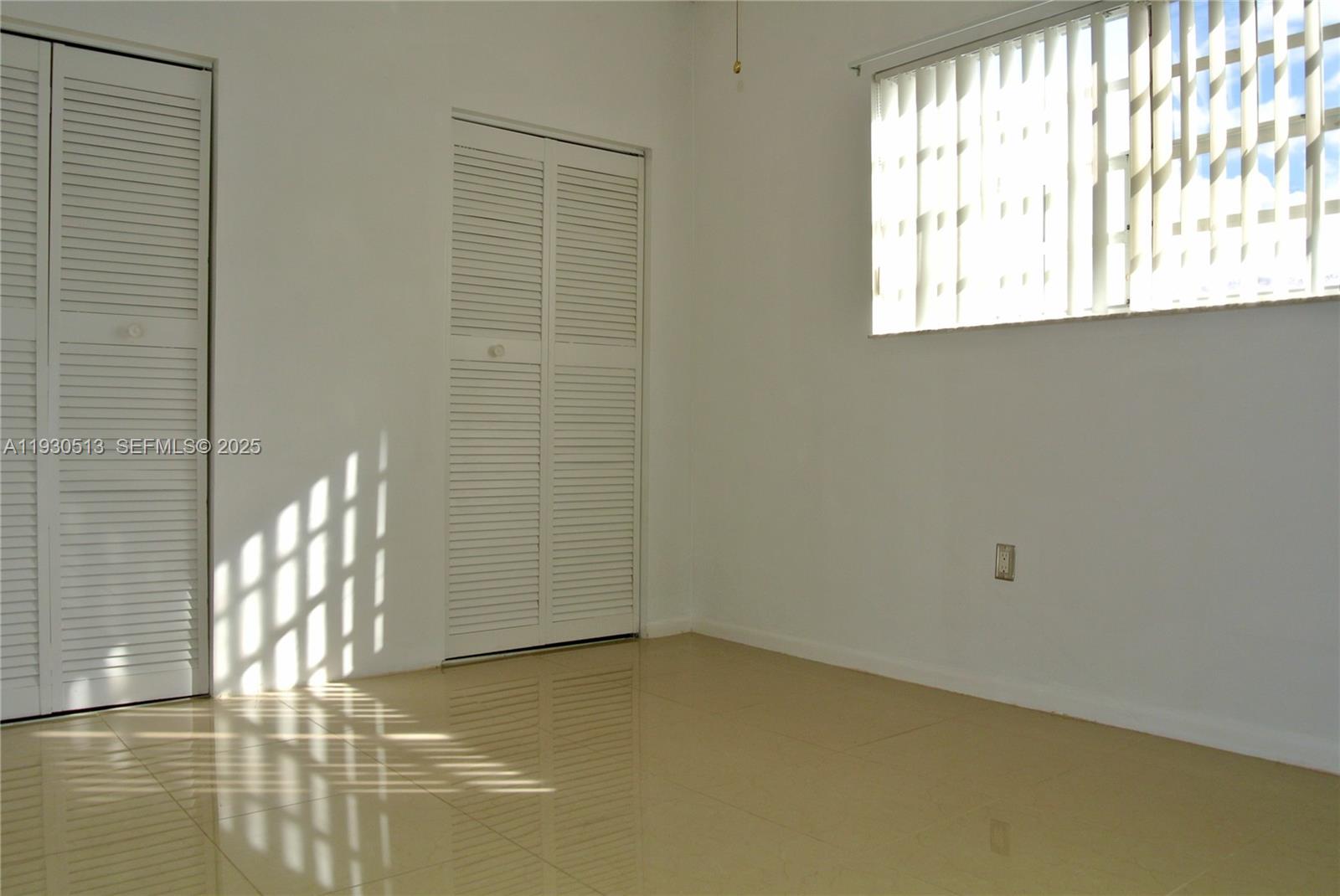 LE CLUB AT KENDALE LAKES - Residential Lease