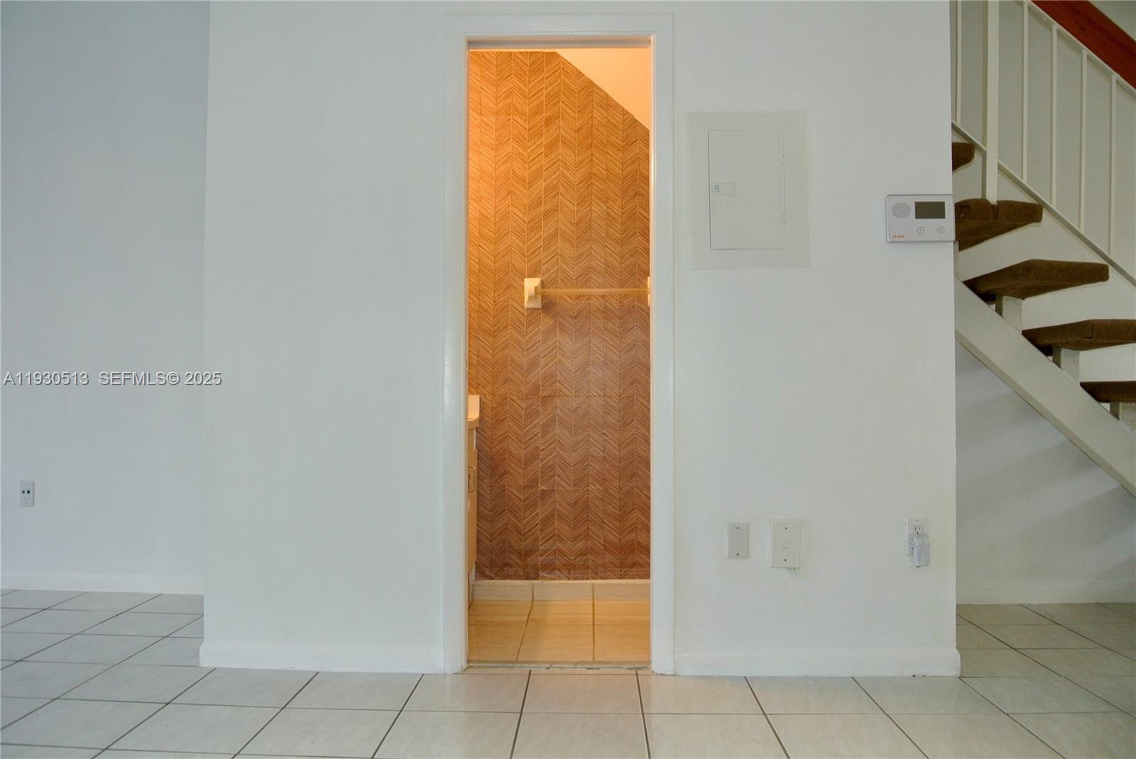 LE CLUB AT KENDALE LAKES - Residential Lease