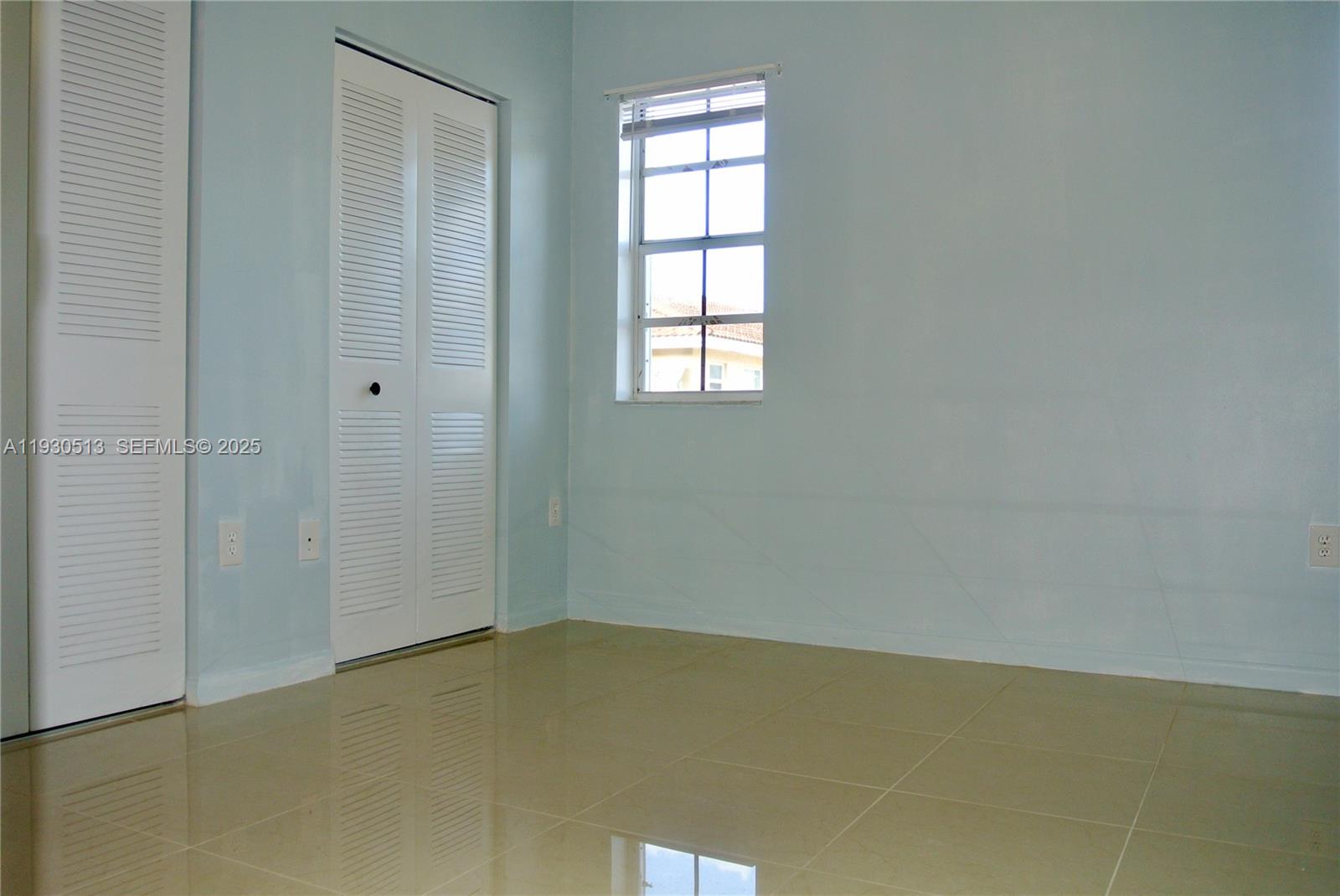 LE CLUB AT KENDALE LAKES - Residential Lease