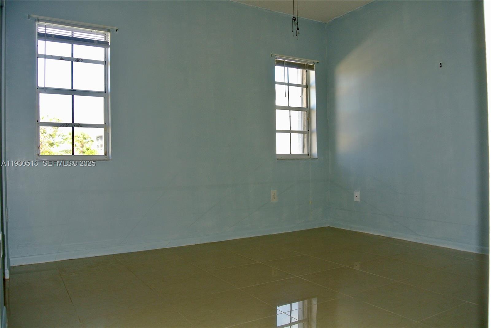 LE CLUB AT KENDALE LAKES - Residential Lease