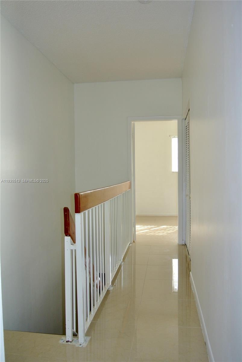 LE CLUB AT KENDALE LAKES - Residential Lease