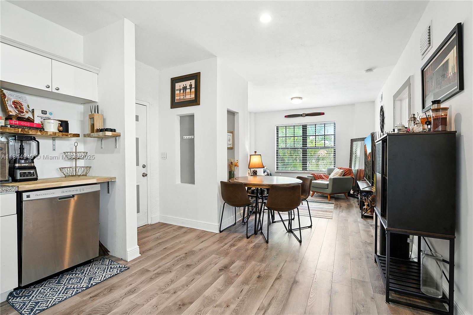 934 Michigan Ave 209