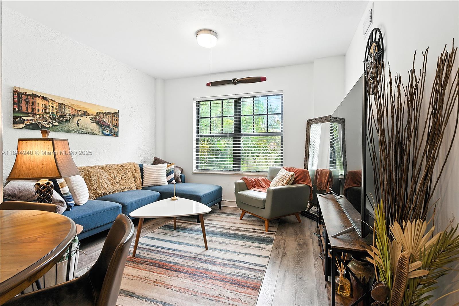 934 Michigan Ave 209