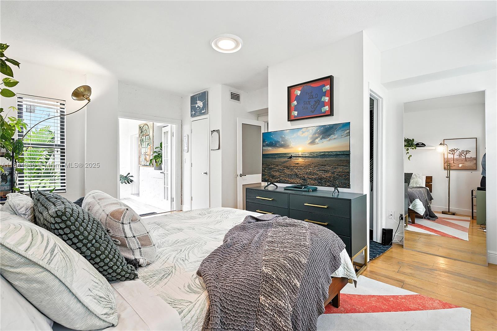 VENETIAN MANOR CONDO - Residential