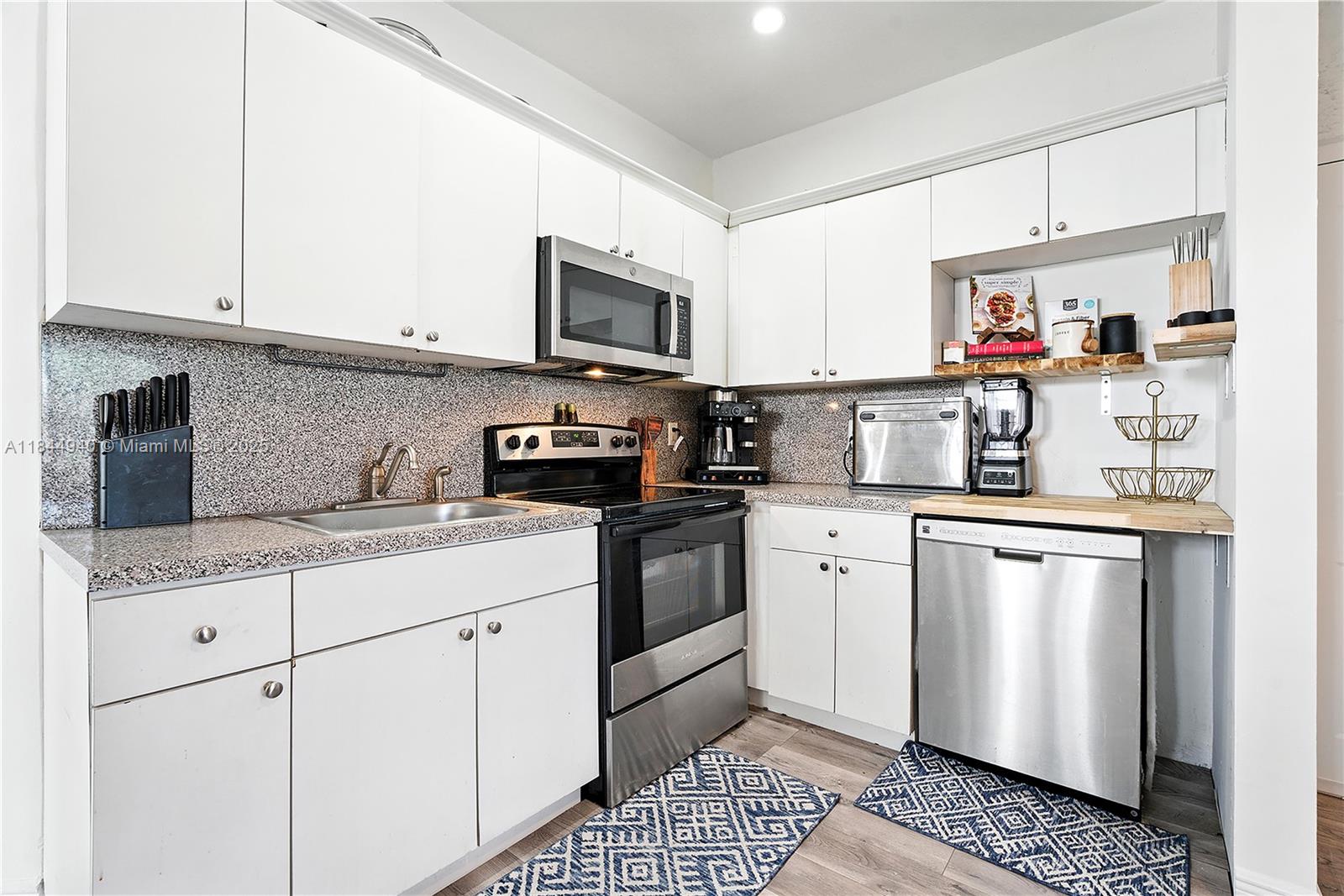934 Michigan Ave 209