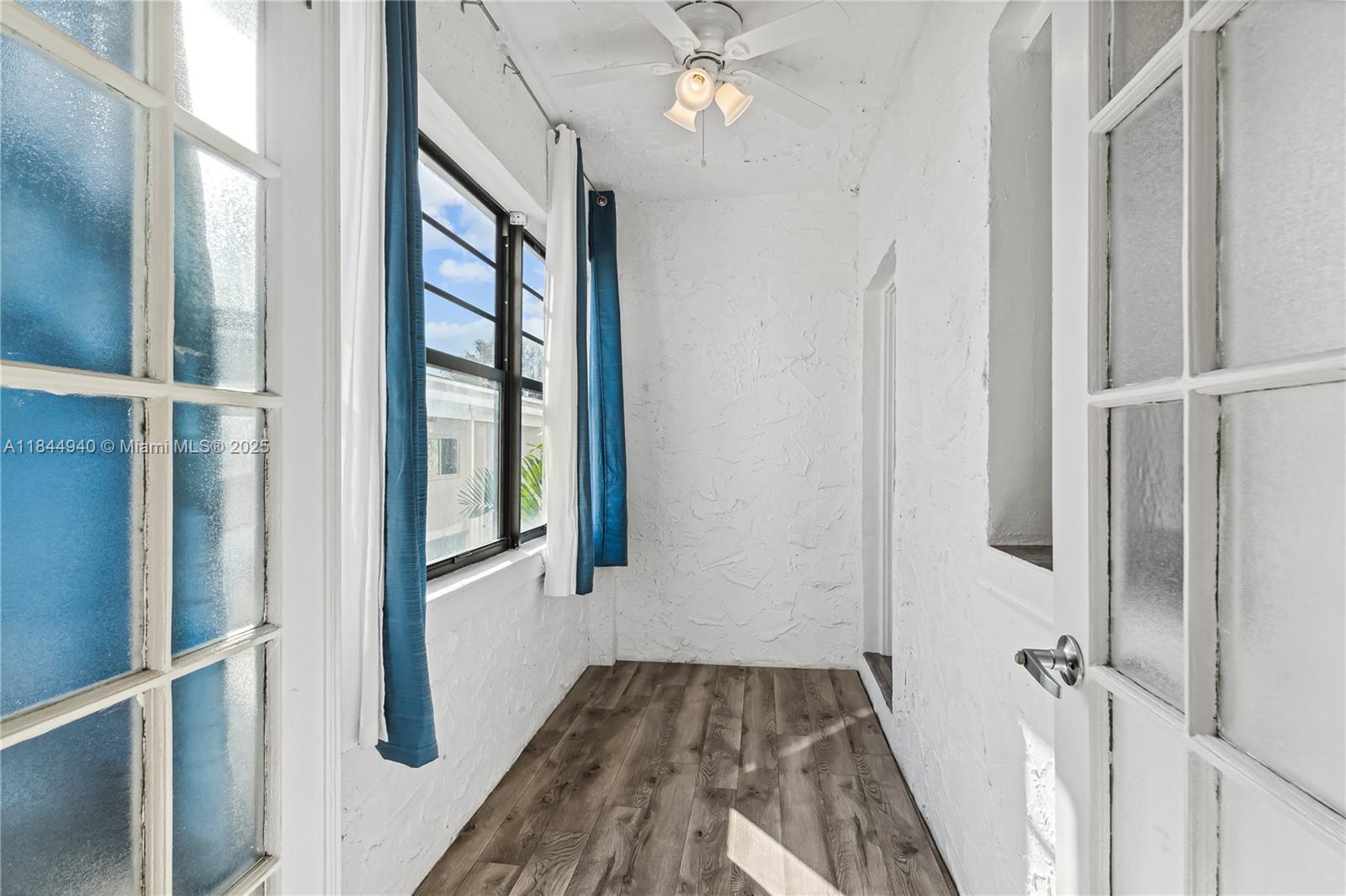 VENETIAN MANOR CONDO - Residential