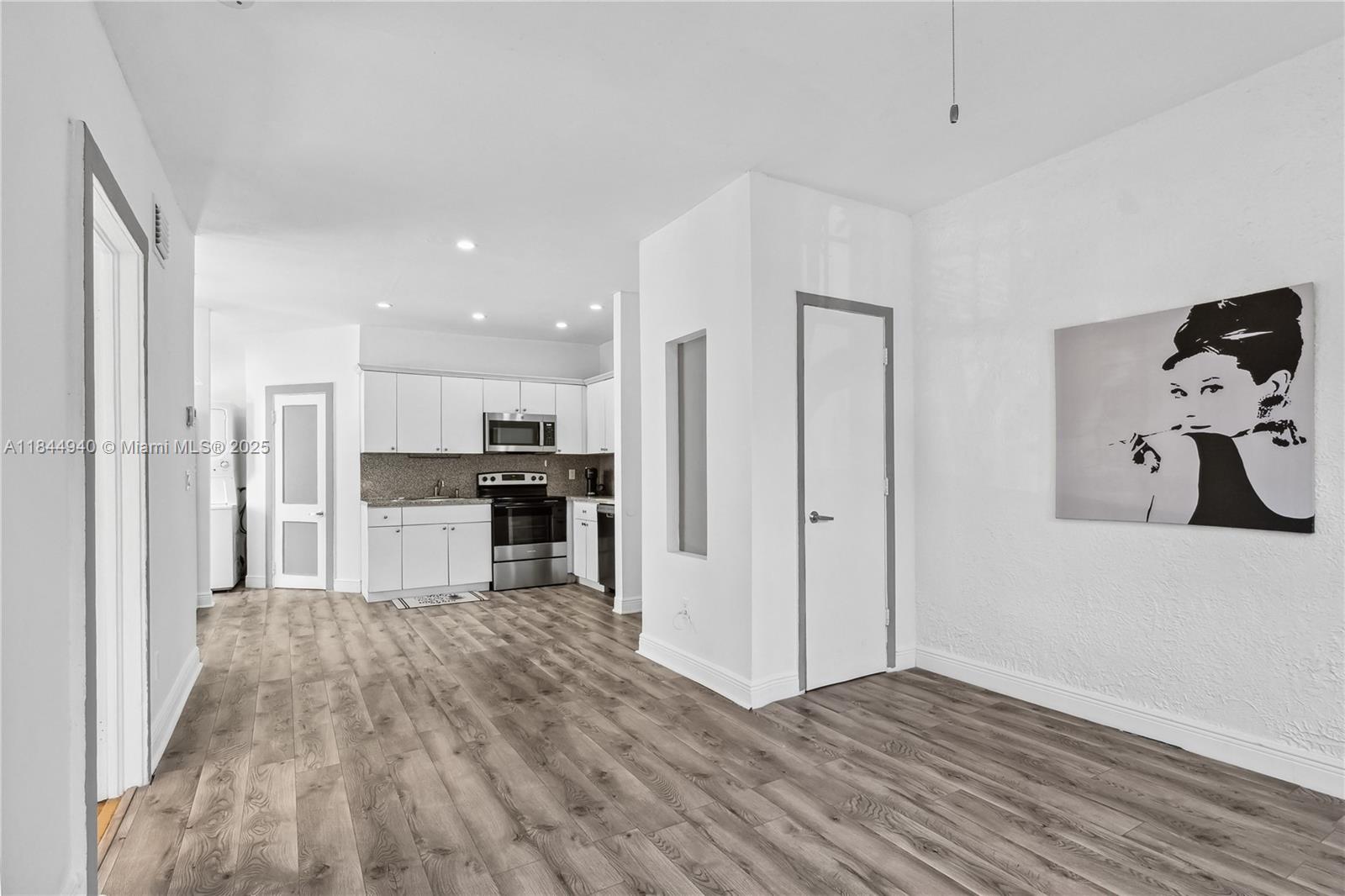 VENETIAN MANOR CONDO - Residential