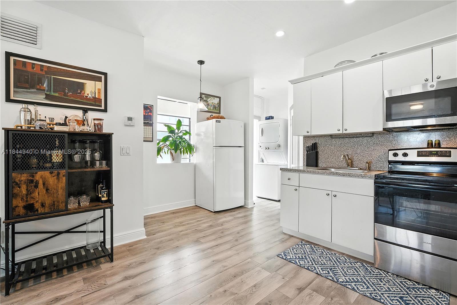 934 Michigan Ave 209