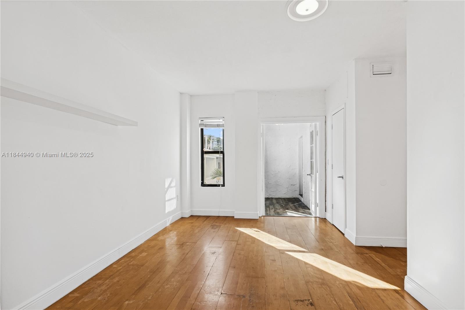 VENETIAN MANOR CONDO - Residential