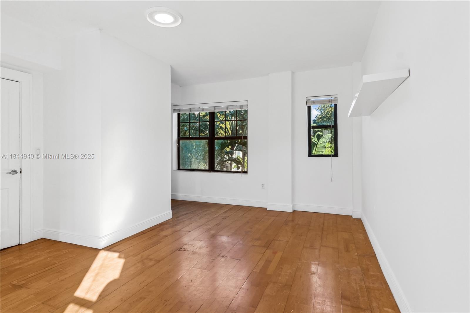 VENETIAN MANOR CONDO - Residential