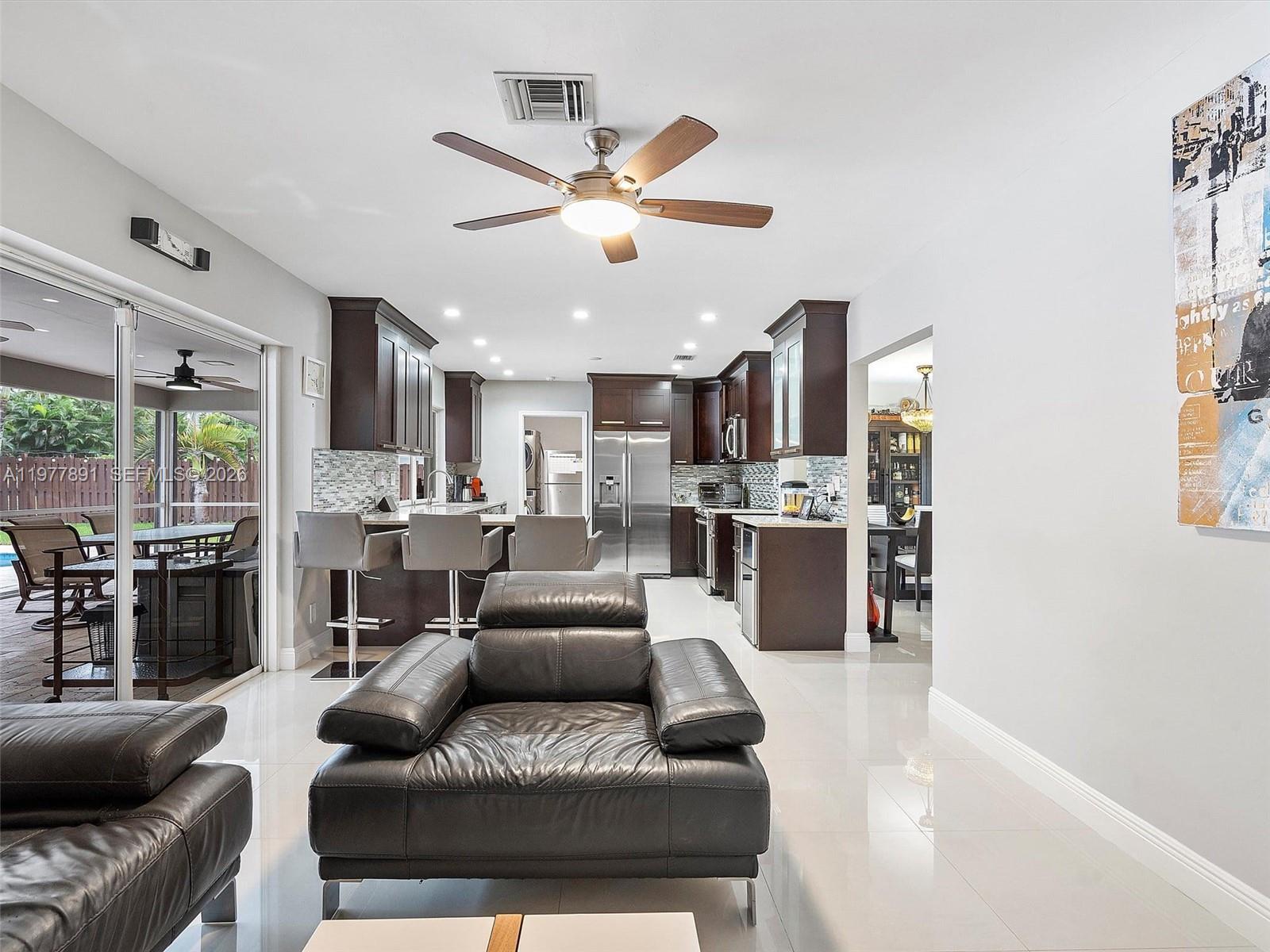 PLANTATION PARK LAKESITES - Residential