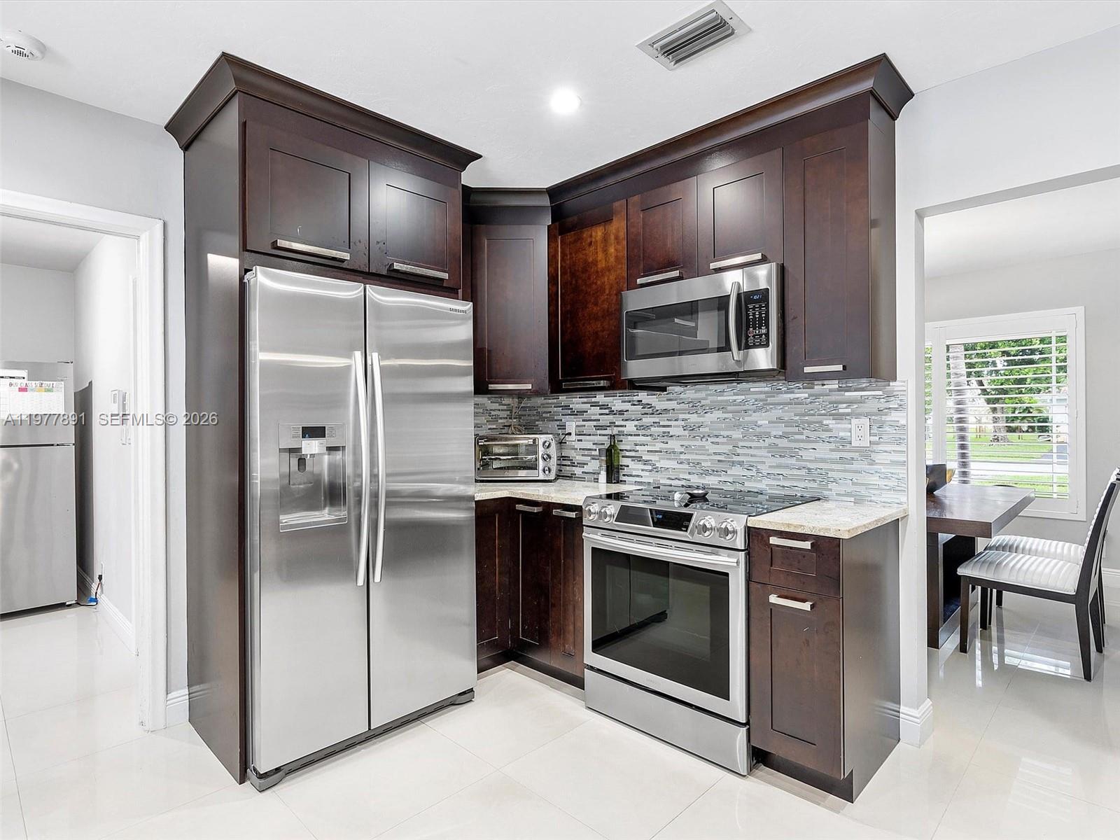 PLANTATION PARK LAKESITES - Residential