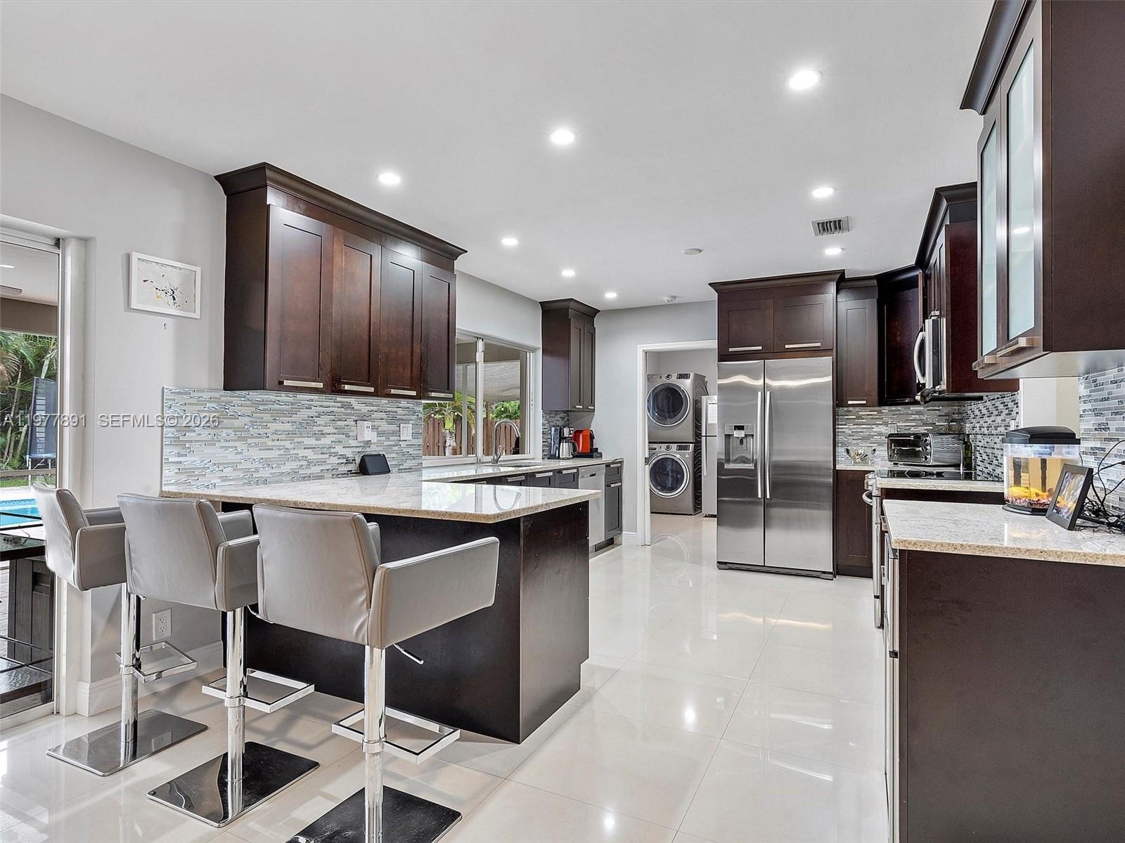 PLANTATION PARK LAKESITES - Residential