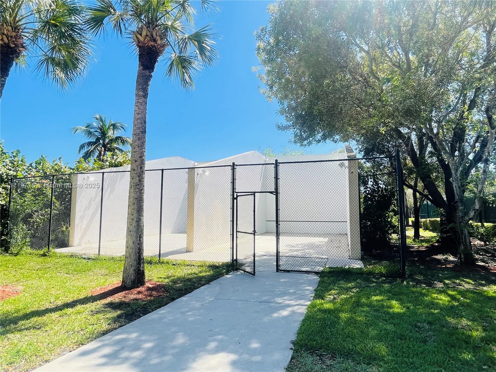 PEMBROKE ISLES V - Residential