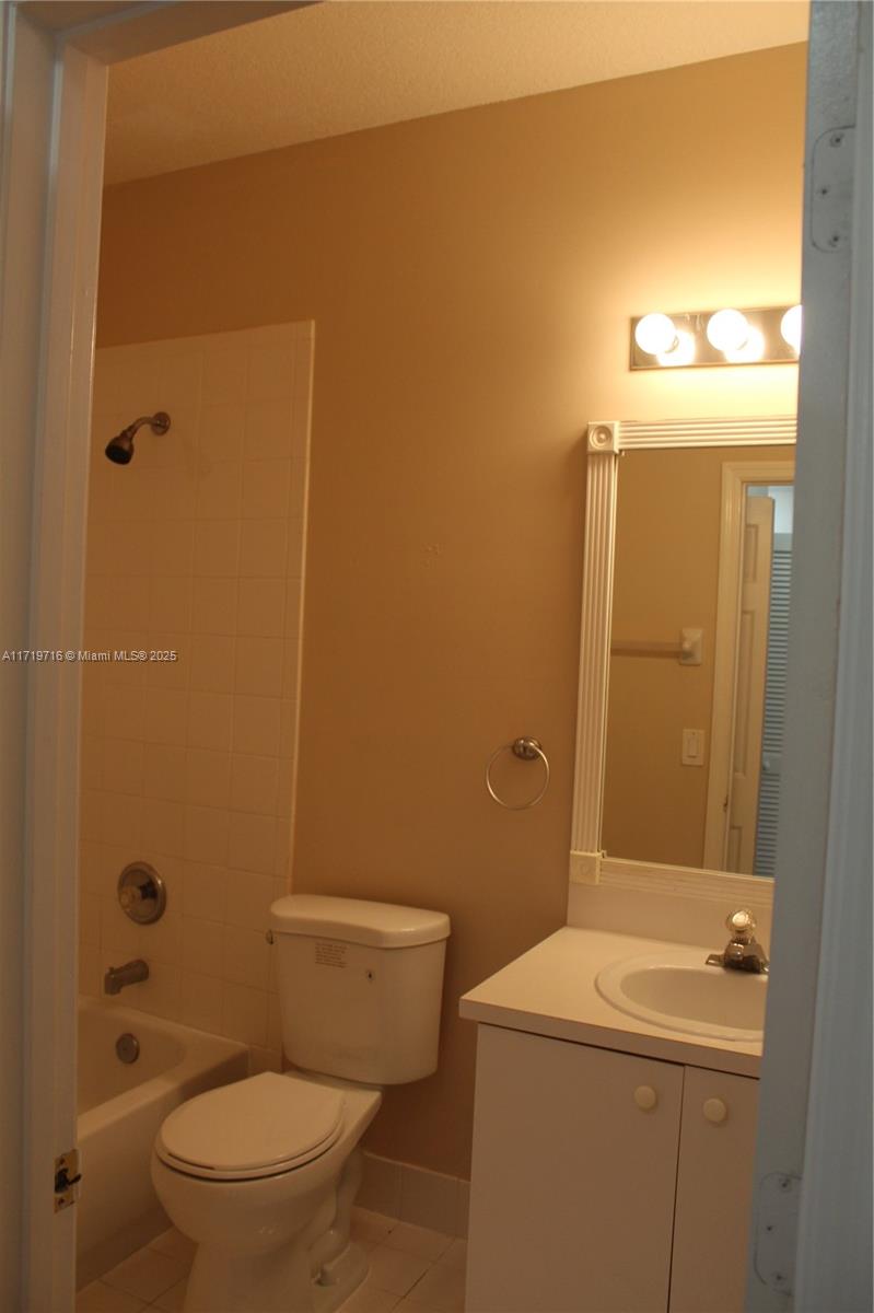 PEMBROKE ISLES V - Residential