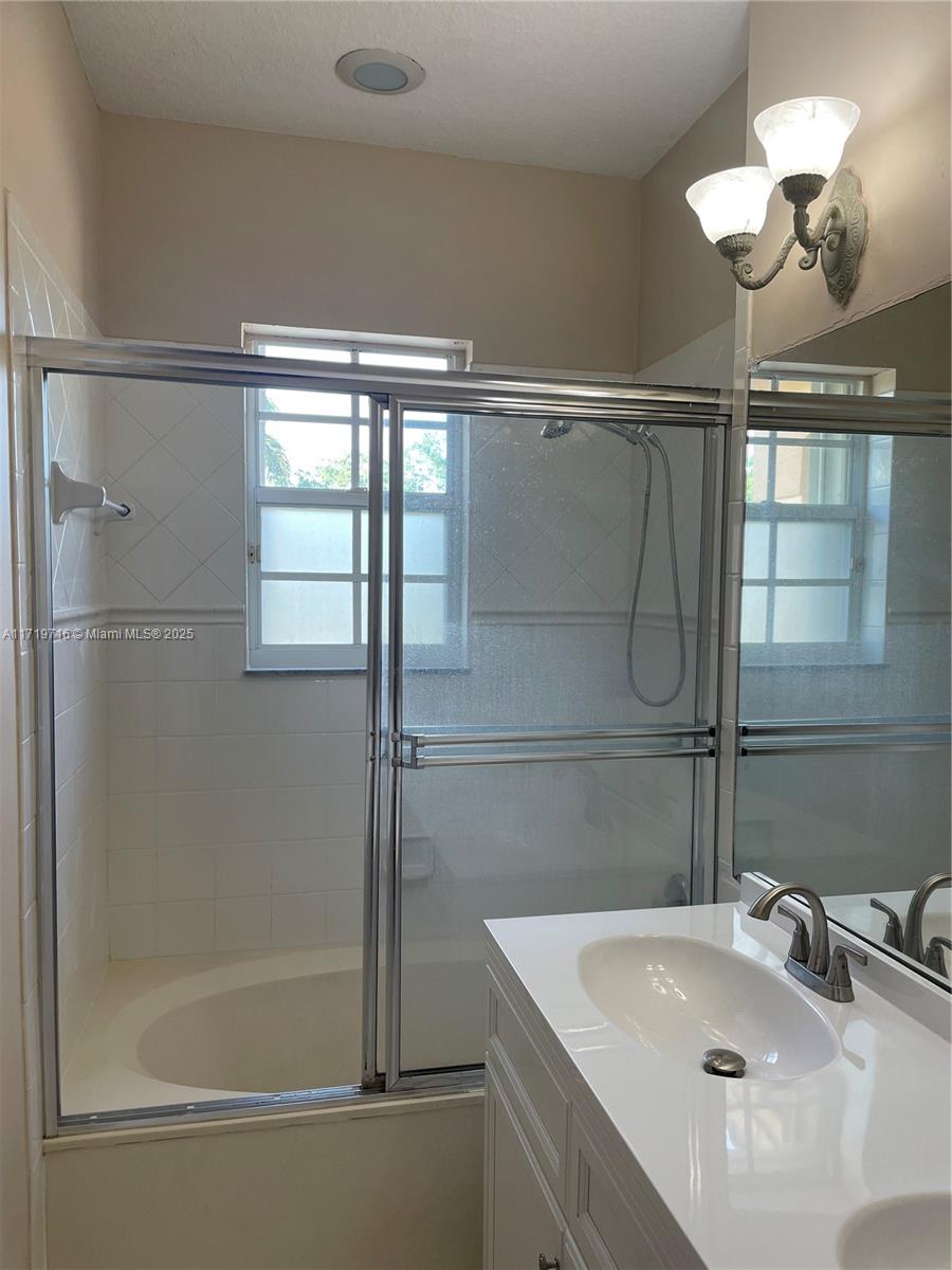 PEMBROKE ISLES V - Residential
