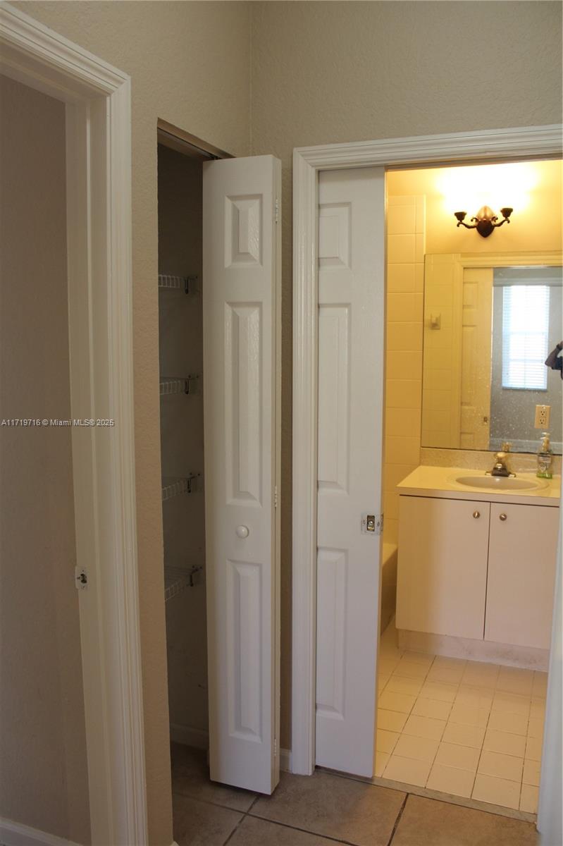 PEMBROKE ISLES V - Residential