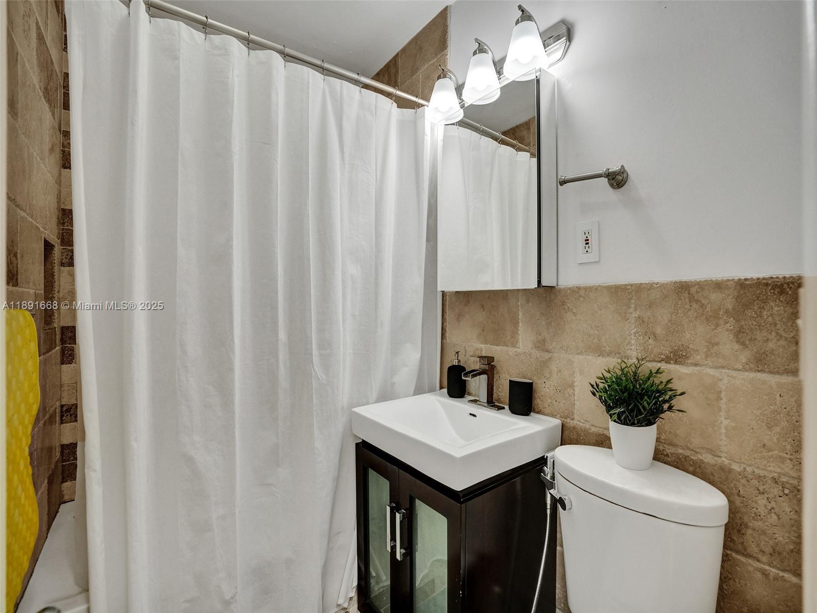 SOUTH NEW RIVER ISLES SEC - Residential Lease