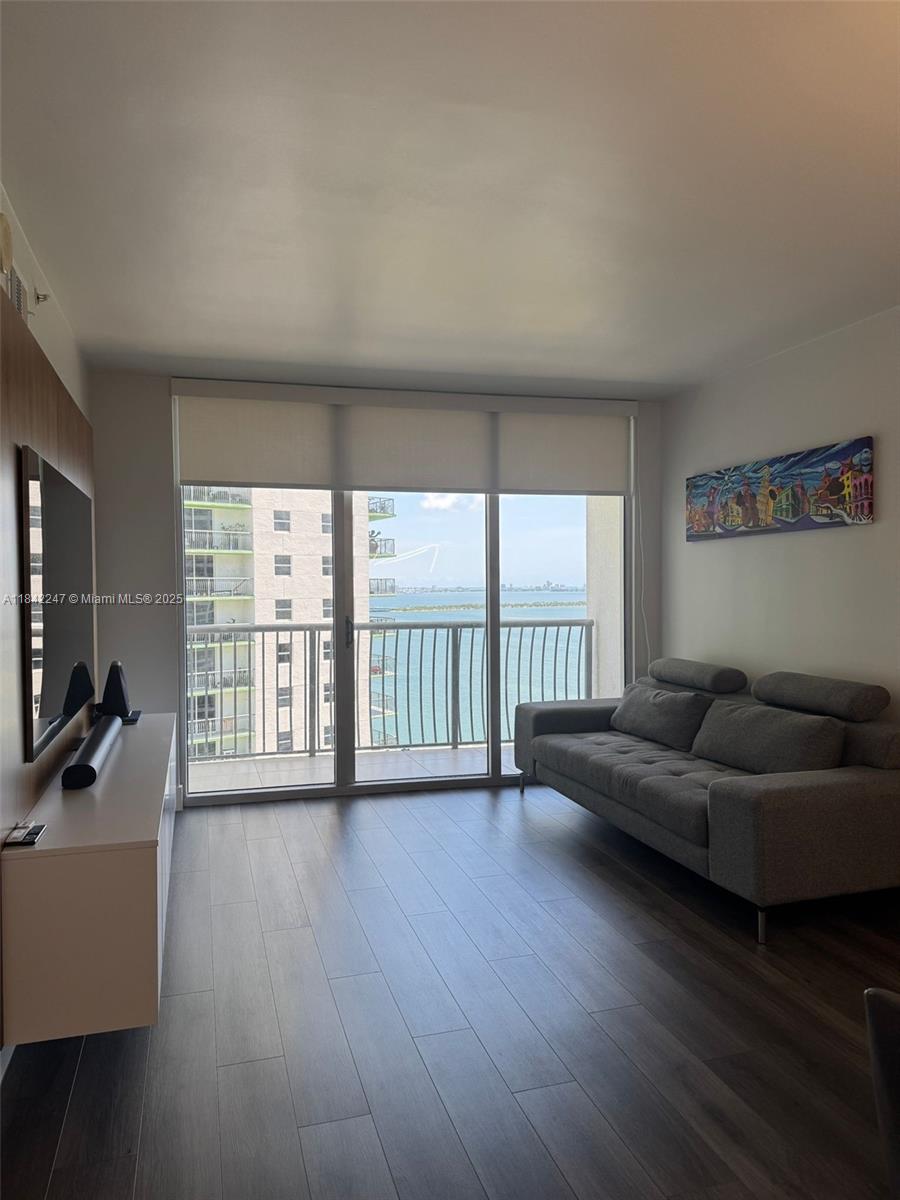1750 N Bayshore Dr 2803