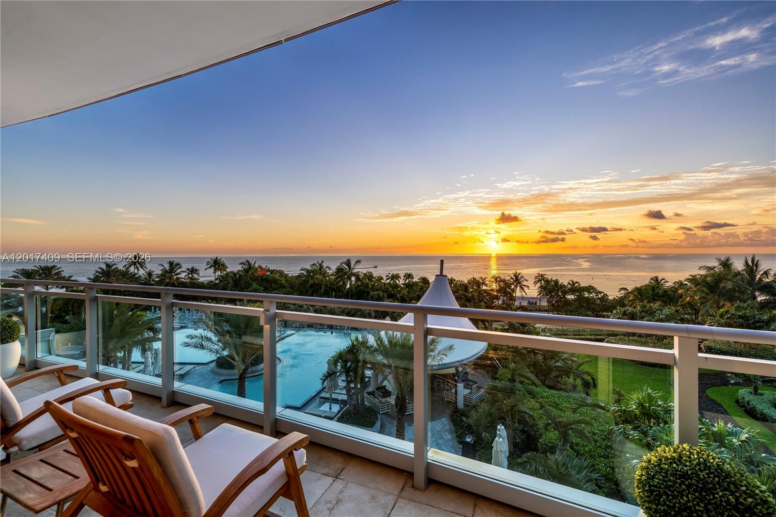 10295 Collins Ave 301