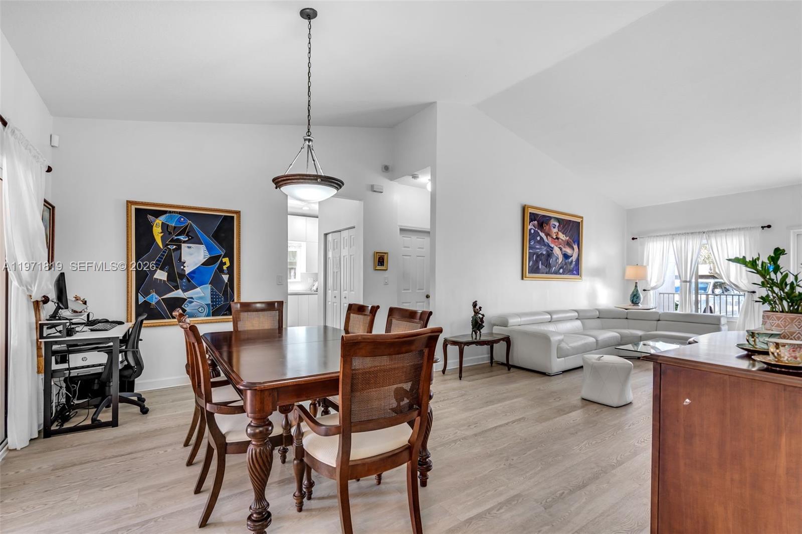 TWIN LAKE SHORES CENTRAL - Residential