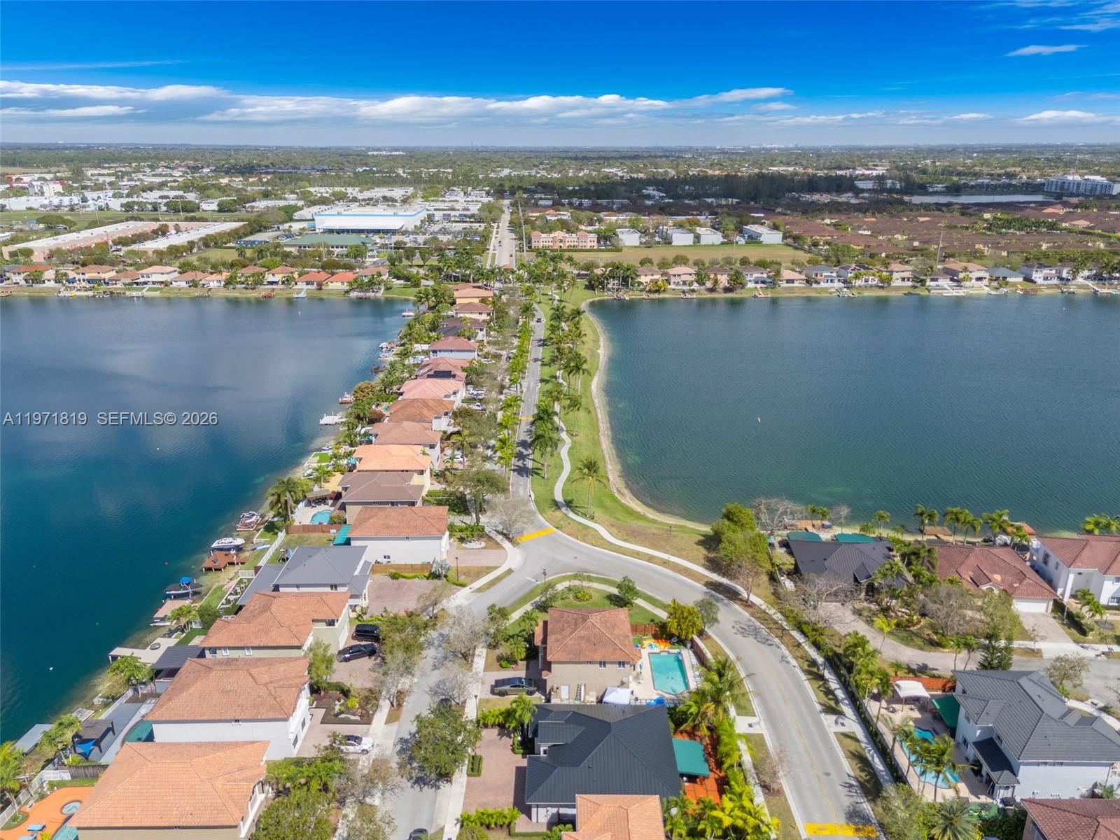 TWIN LAKE SHORES CENTRAL - Residential