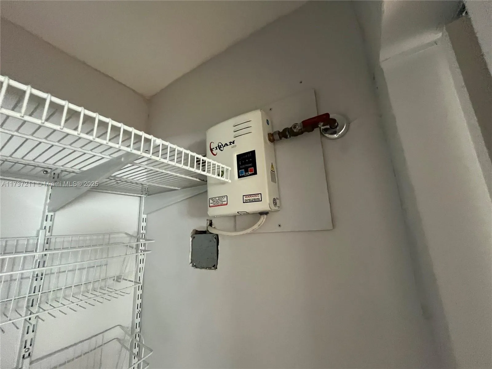 Miami, Florida 33129, United States, 2 Bedrooms Bedrooms, ,2 BathroomsBathrooms,Residential,Pending,9617