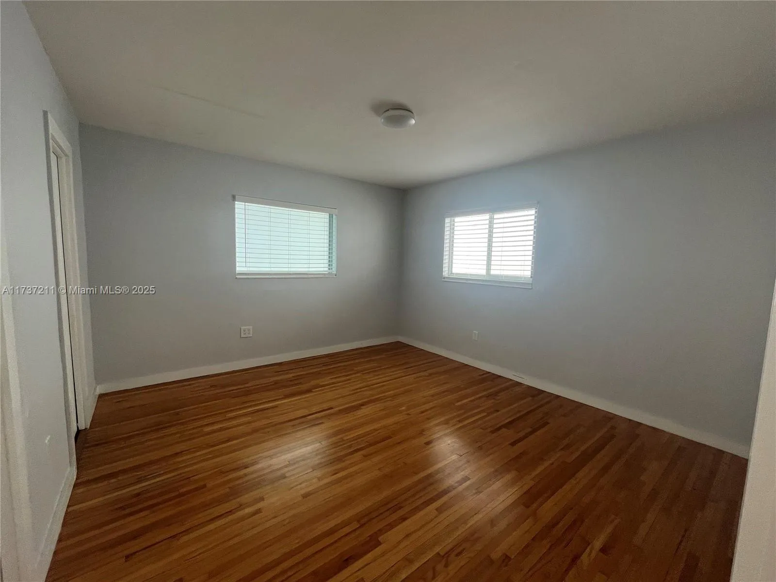 Miami, Florida 33129, United States, 2 Bedrooms Bedrooms, ,2 BathroomsBathrooms,Residential,Pending,9617