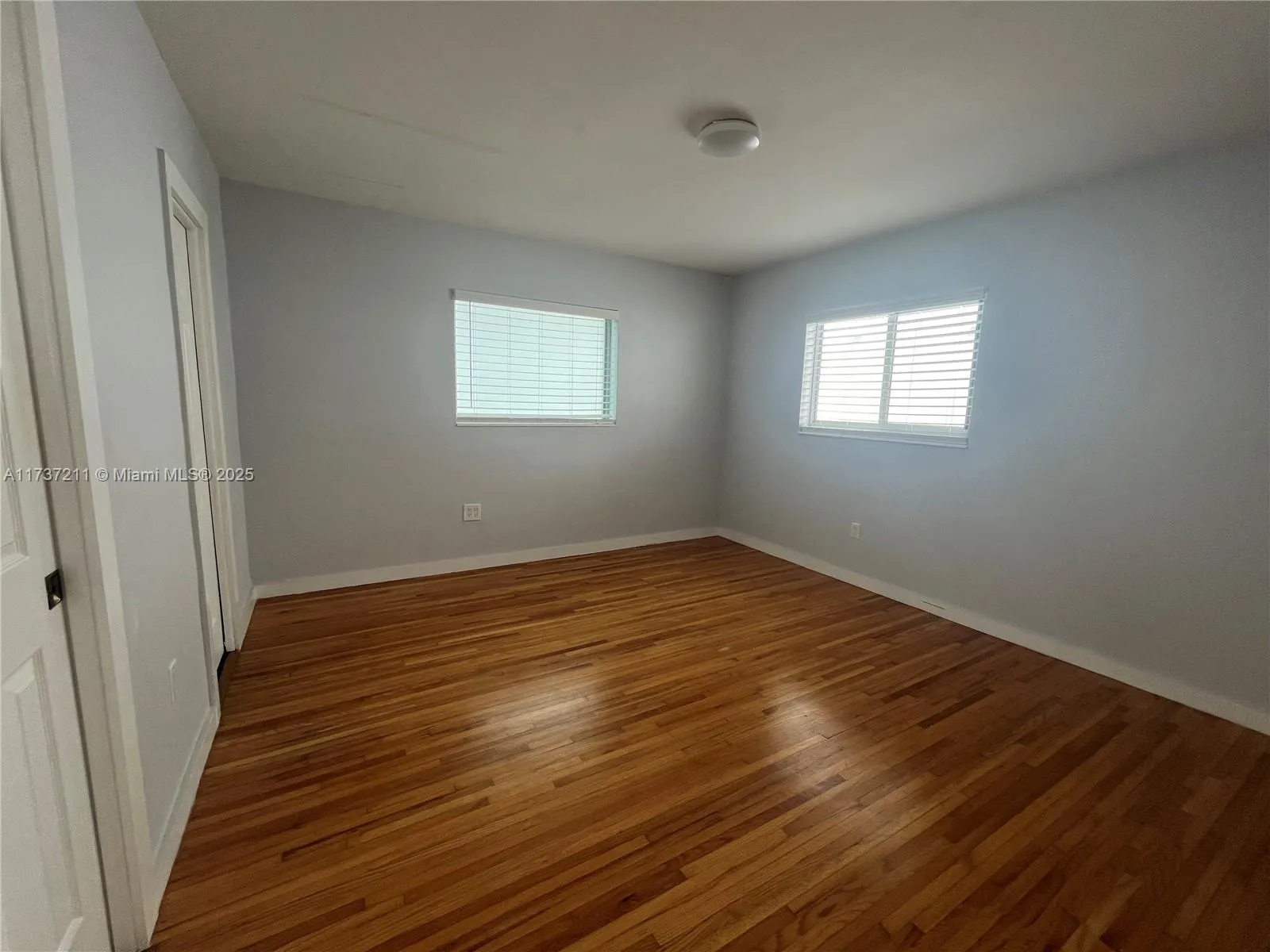 Miami, Florida 33129, United States, 2 Bedrooms Bedrooms, ,2 BathroomsBathrooms,Residential,Pending,9617