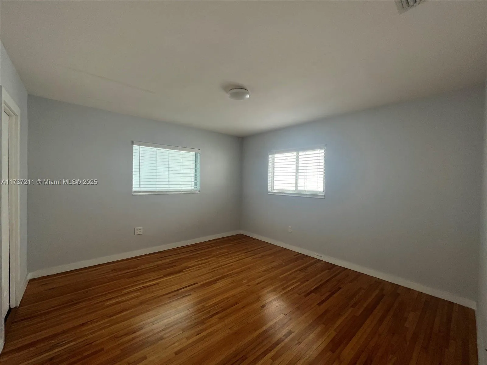 Miami, Florida 33129, United States, 2 Bedrooms Bedrooms, ,2 BathroomsBathrooms,Residential,Pending,9617