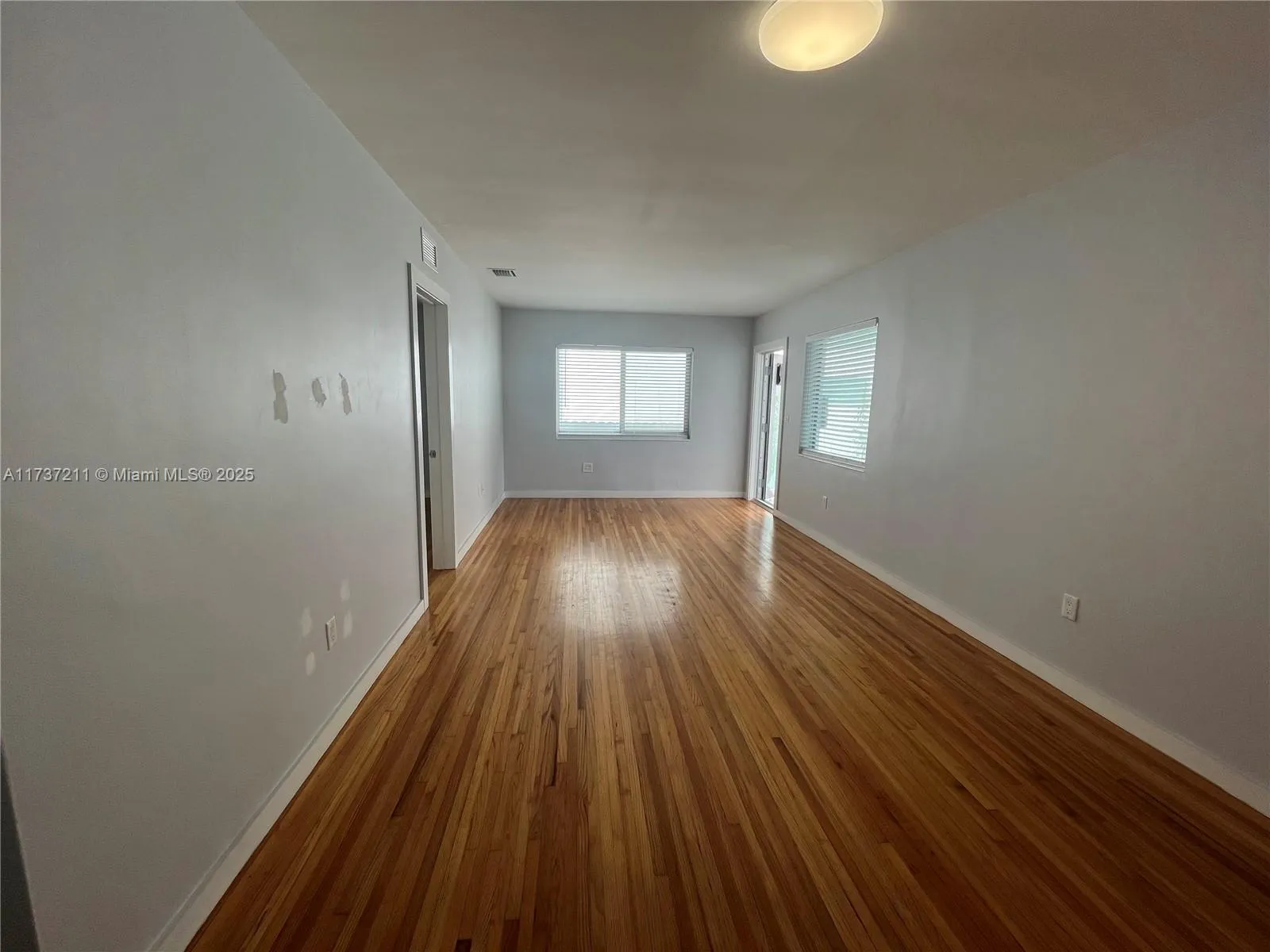 Miami, Florida 33129, United States, 2 Bedrooms Bedrooms, ,2 BathroomsBathrooms,Residential,Pending,9617