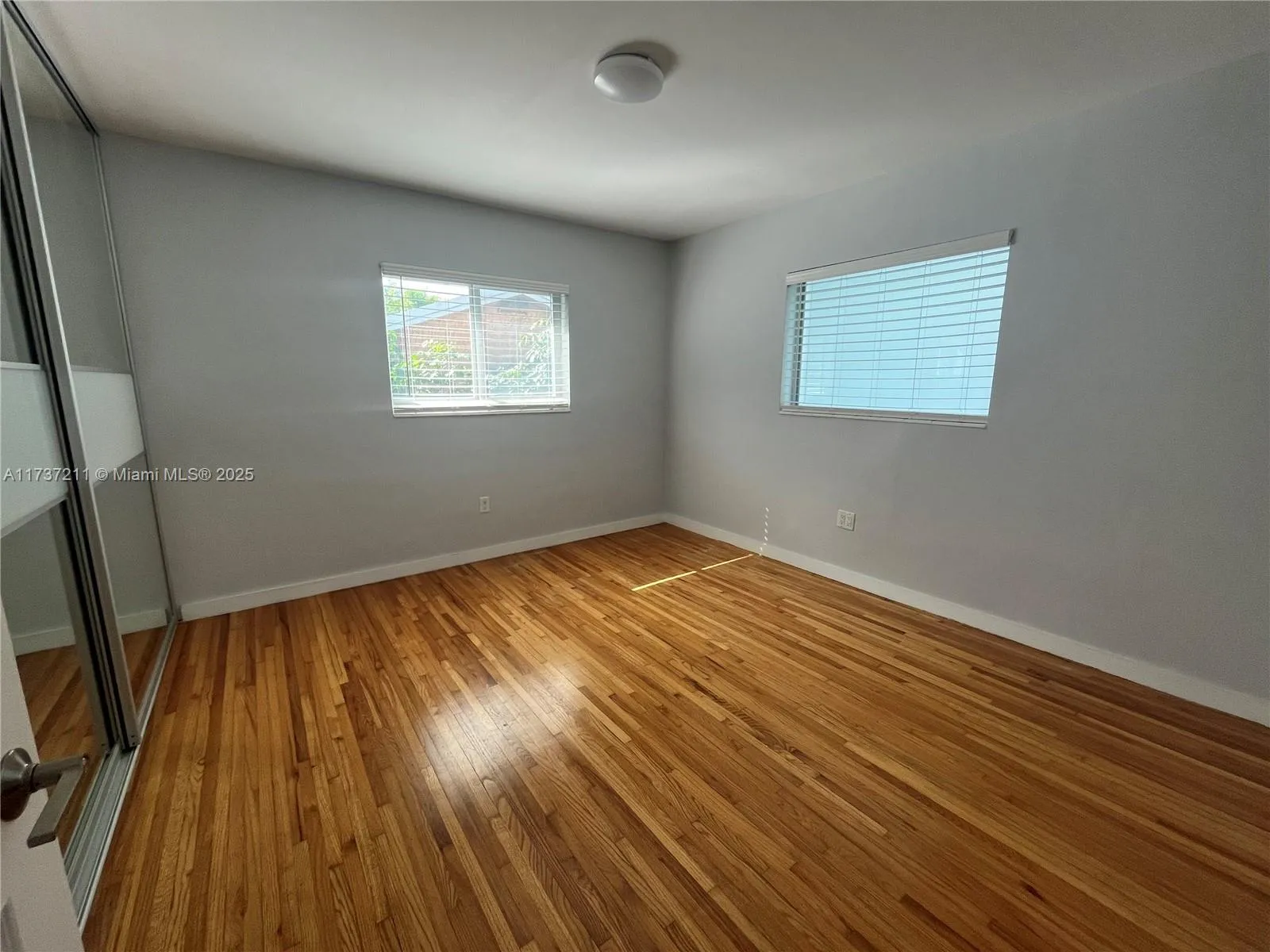 Miami, Florida 33129, United States, 2 Bedrooms Bedrooms, ,2 BathroomsBathrooms,Residential,Pending,9617