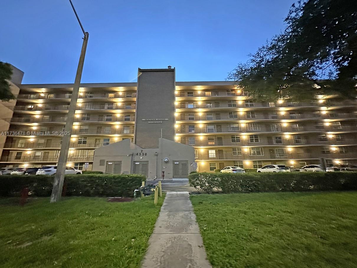 WATERS EDGE TOWERS CONDO - Residential Lease