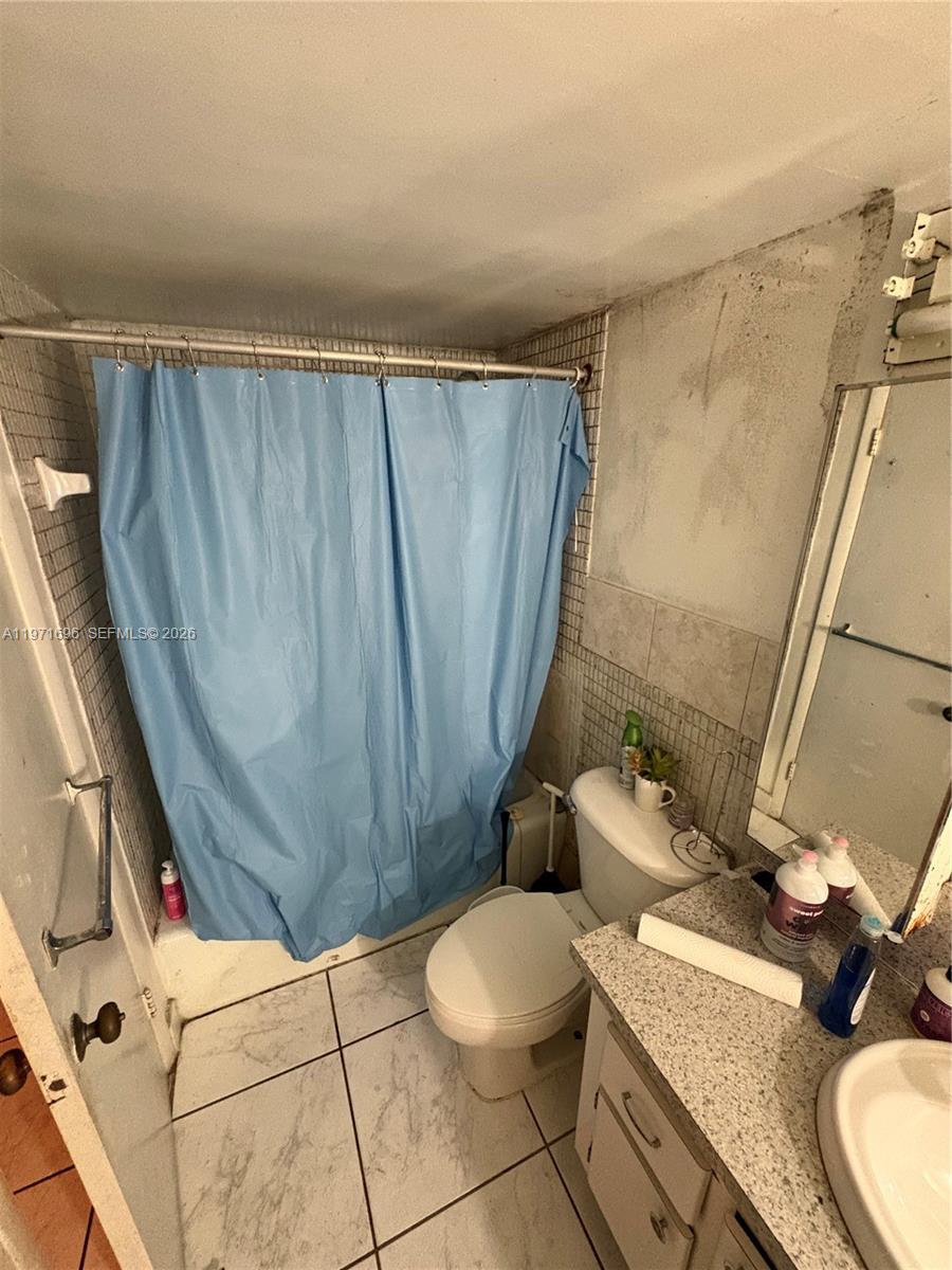 ROLLING GREEN CONDO D - Residential