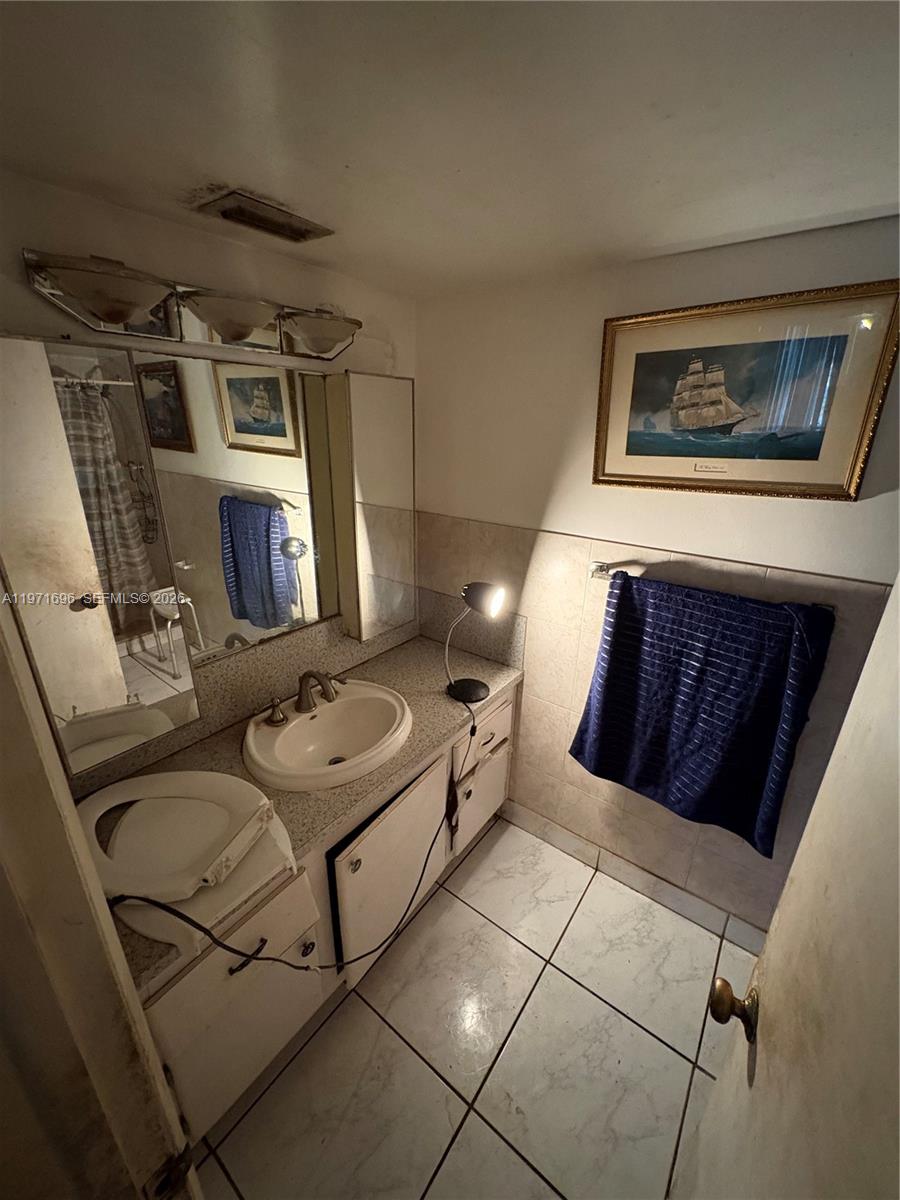 ROLLING GREEN CONDO D - Residential