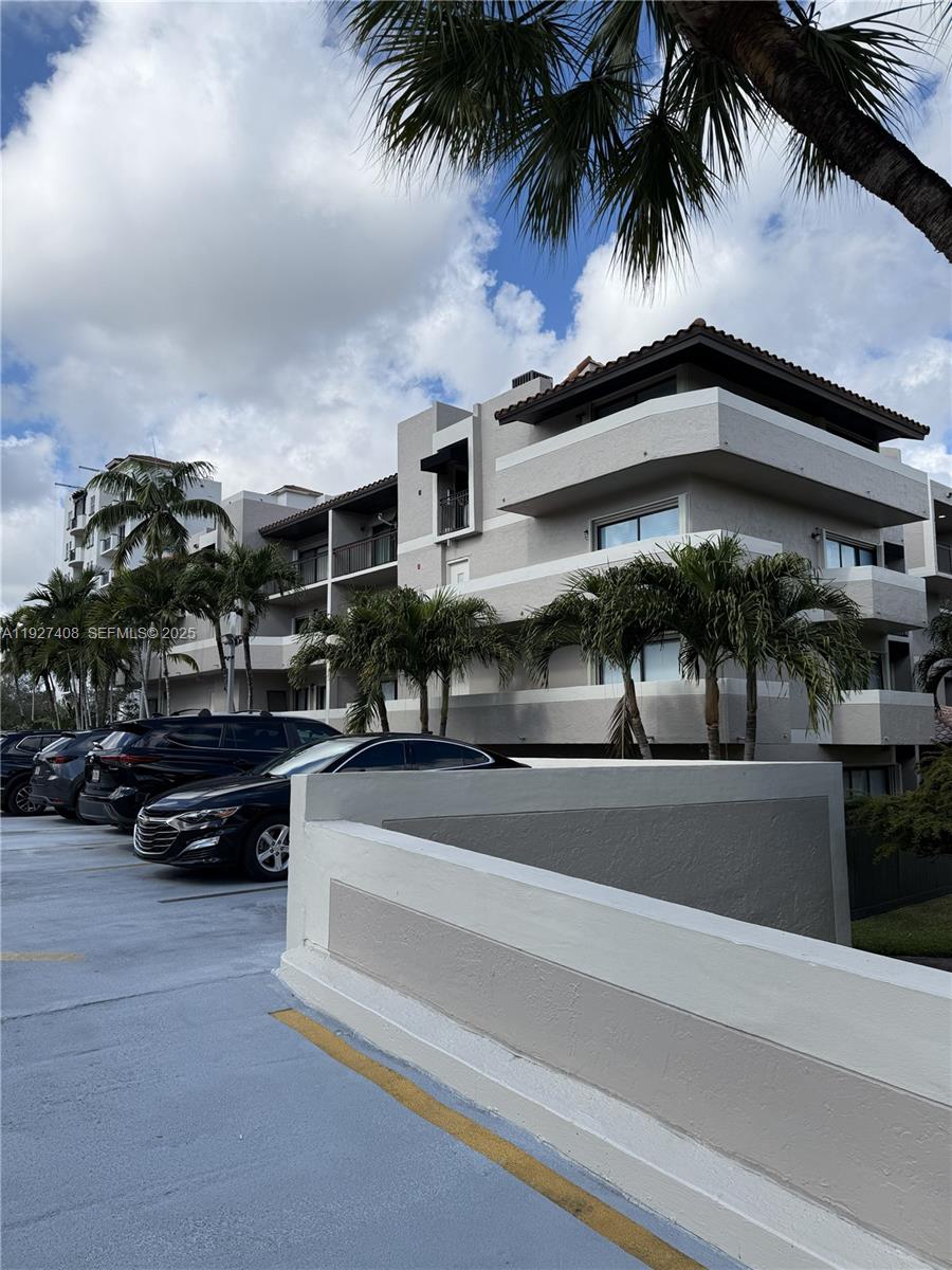 PALM CREST VILLAS CONDO - Residential