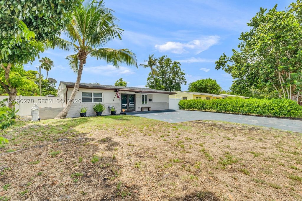 Photo of 7420 Hope St, Hollywood, FL 33024 (MLS # A12060270)