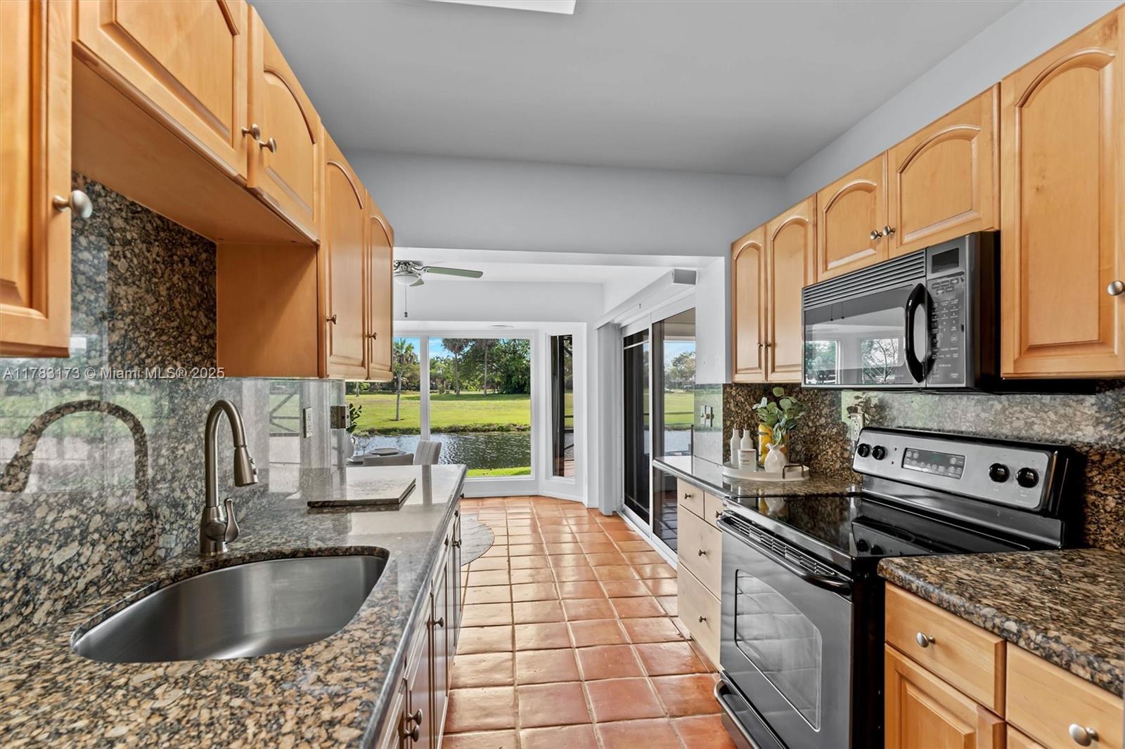 5721 Bayberry Ln