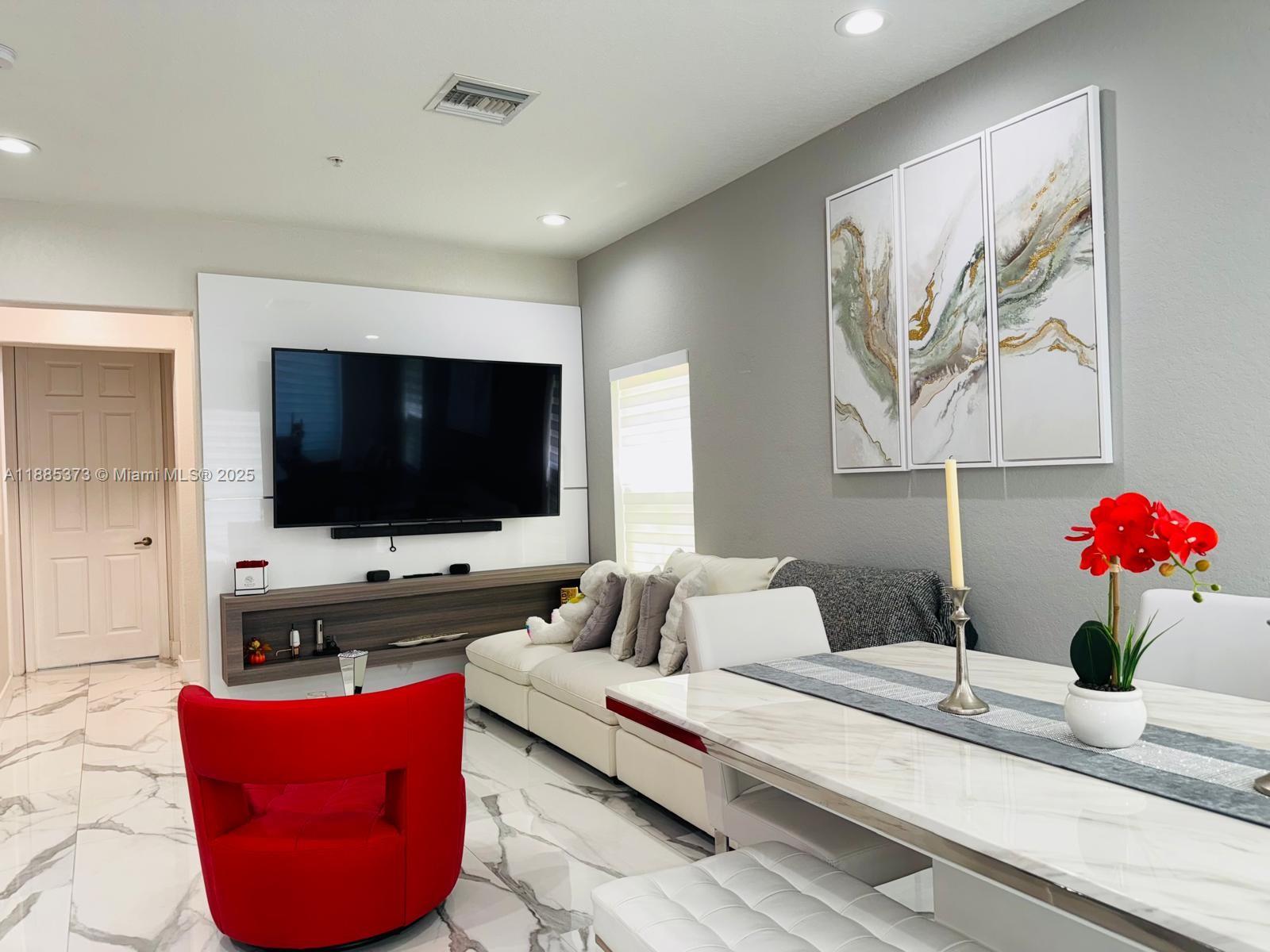 TUSCAN VILLAS CONDO - Residential