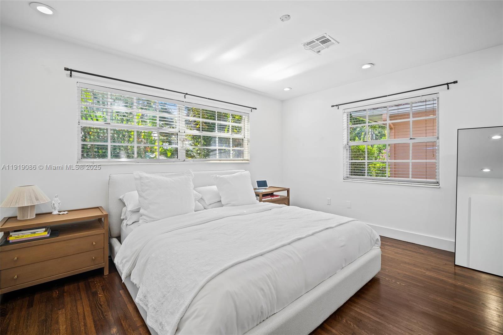 COCONUT GROVE MANOR - Residential Lease