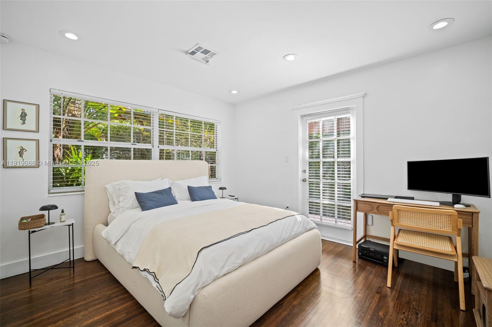 COCONUT GROVE MANOR - Residential Lease